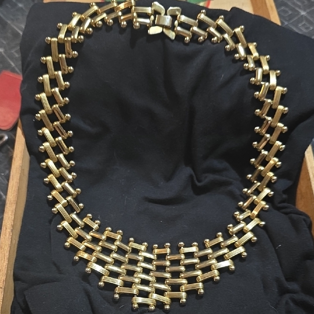 Elegant Gold Tone Necklace for Women